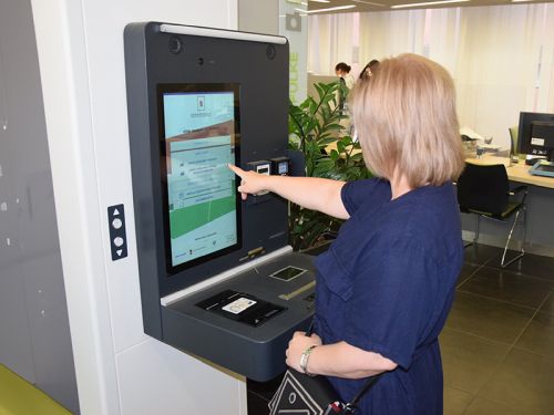 pcap-wall-mounted-touch-screen-dual-os-windows-android-giant-tablet-34